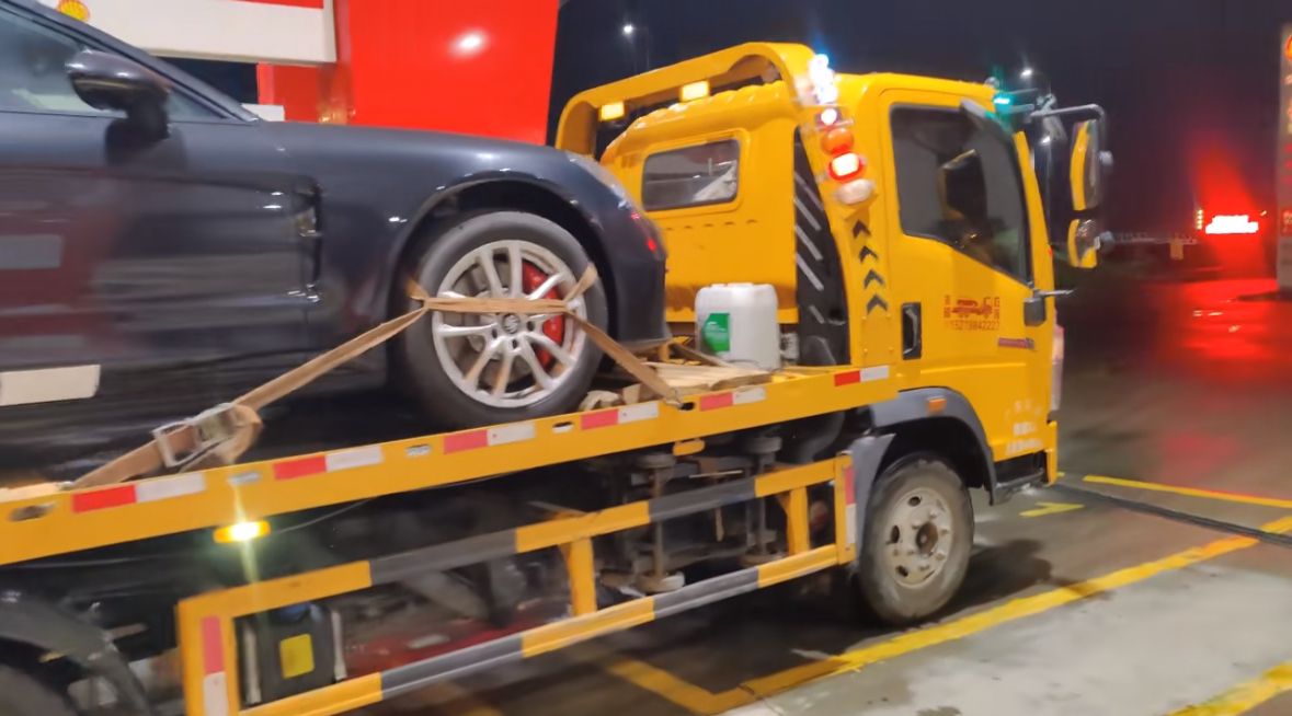 锦州行车途中遇到突发状况该如何呼叫道路救援？